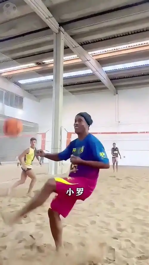 赛道穿越林